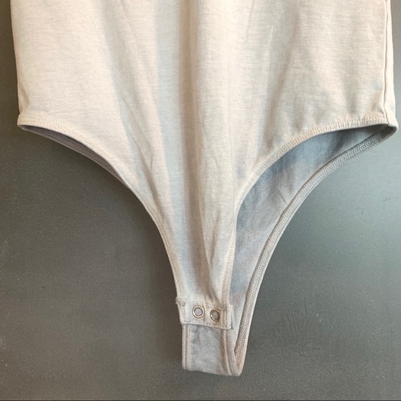 NWT Hollister | Front Tie Bodysuit Tee S - Picture 4 of 8